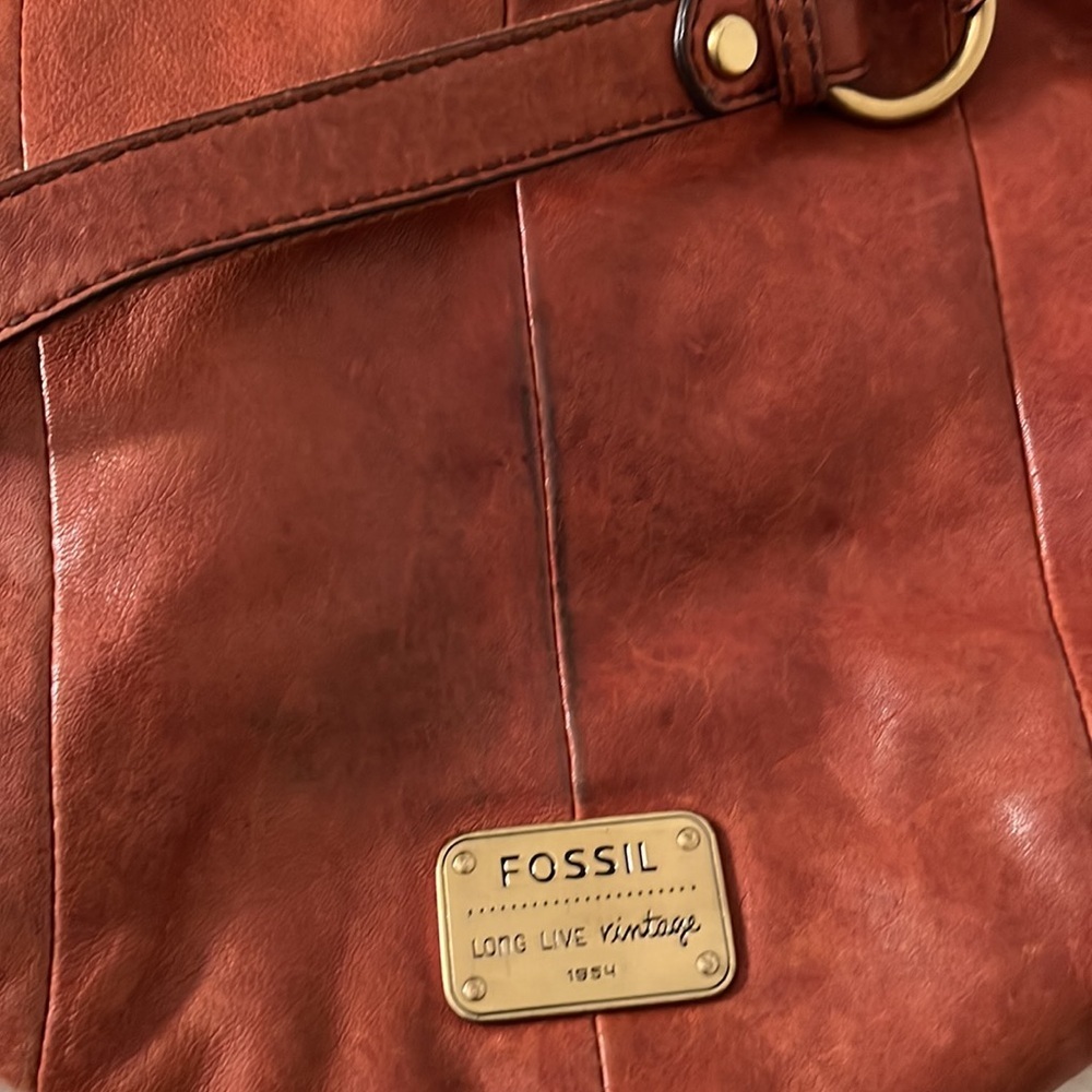 SOLD- Fossil brown leather medium crossbody bag/ shoulder bag/ multi use bag - Picture 12 of 12